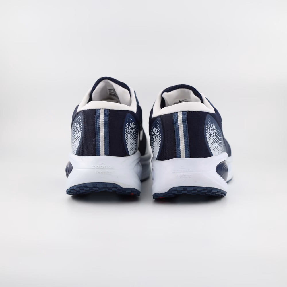 Nike Vomero18 - Image 4